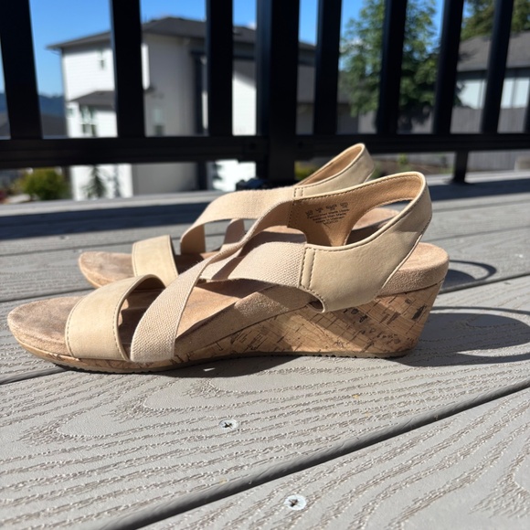Life Stride Soft System FLEX Beige Wedge Strappy Sandals Women's Size 9M - Picture 4 of 10